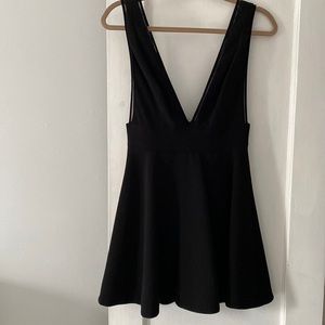 LBD from revolve! So cute perfect for a summer wedding or cocktail party!